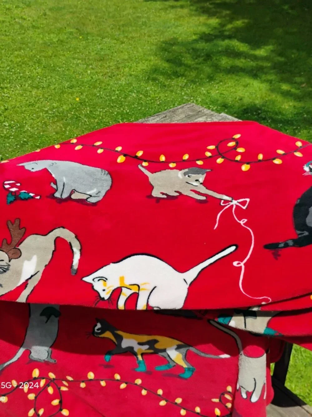 Vera Bradley red soft micro plush Christmas Cats holiday blanket 2020 w serial #